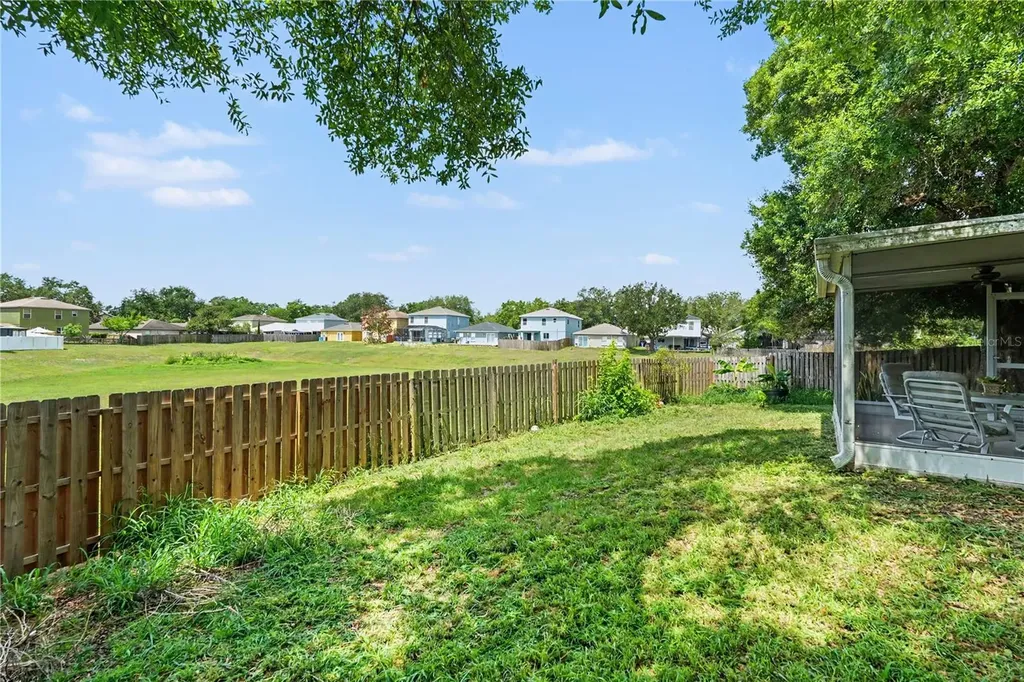 11917 Mango Groves Boulevard Seffner FL 33584