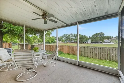 11917 Mango Groves Boulevard Seffner FL 33584