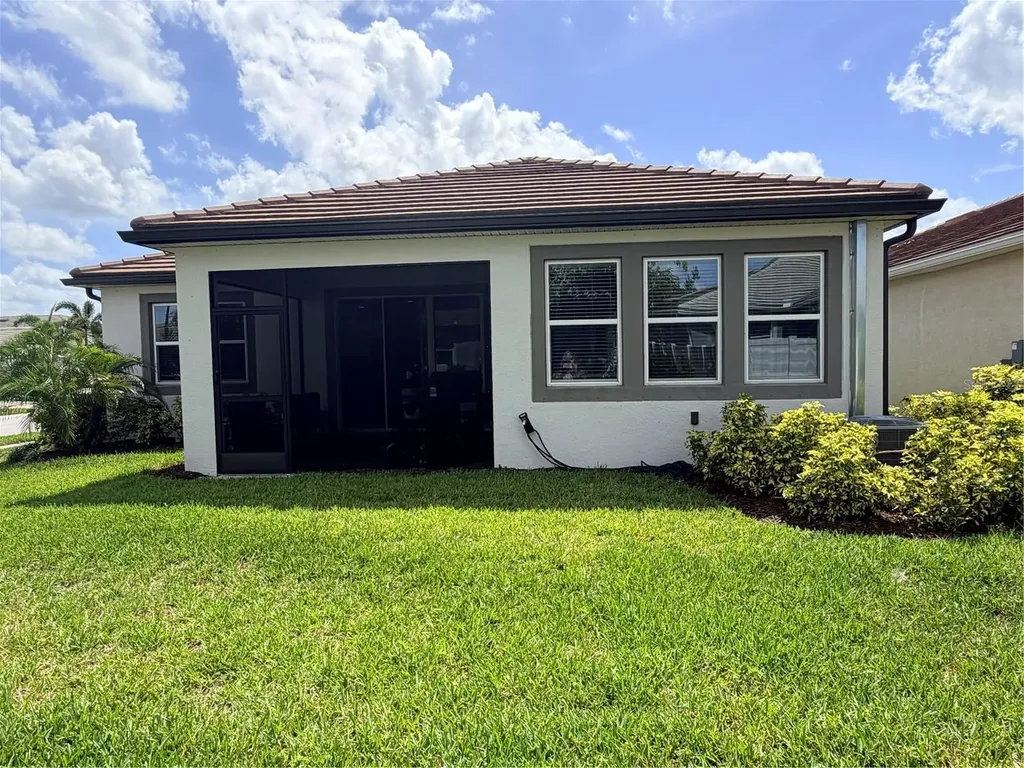 5738 Long Shore Loop Sarasota FL 34238