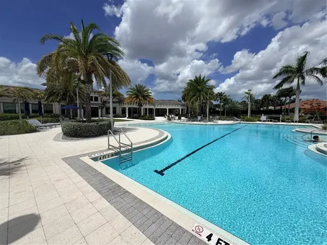 5738 Long Shore Loop Sarasota FL 34238