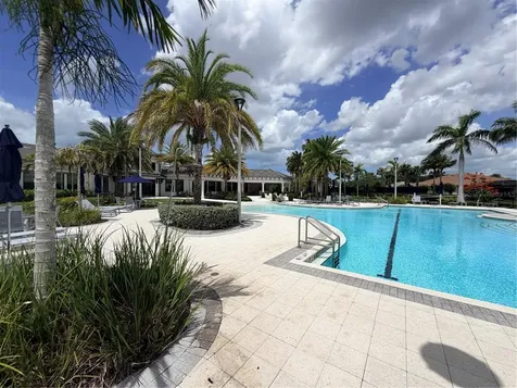 5738 Long Shore Loop Sarasota FL 34238