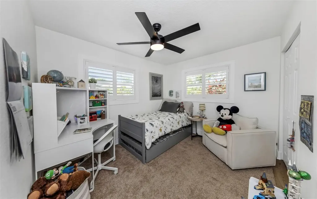 710 31st Avenue N St Petersburg FL 33704