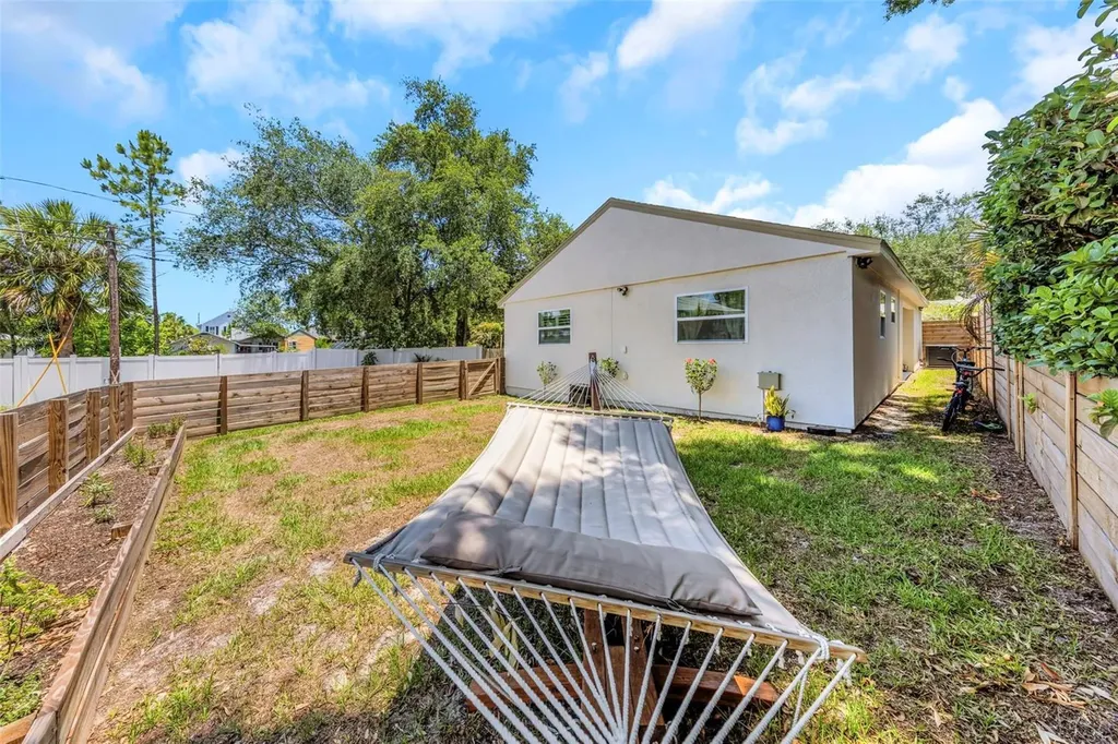710 31st Avenue N St Petersburg FL 33704