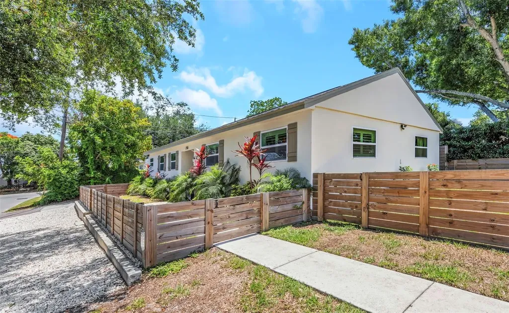 710 31st Avenue N St Petersburg FL 33704