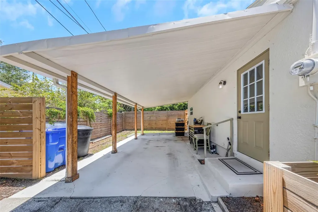 710 31st Avenue N St Petersburg FL 33704