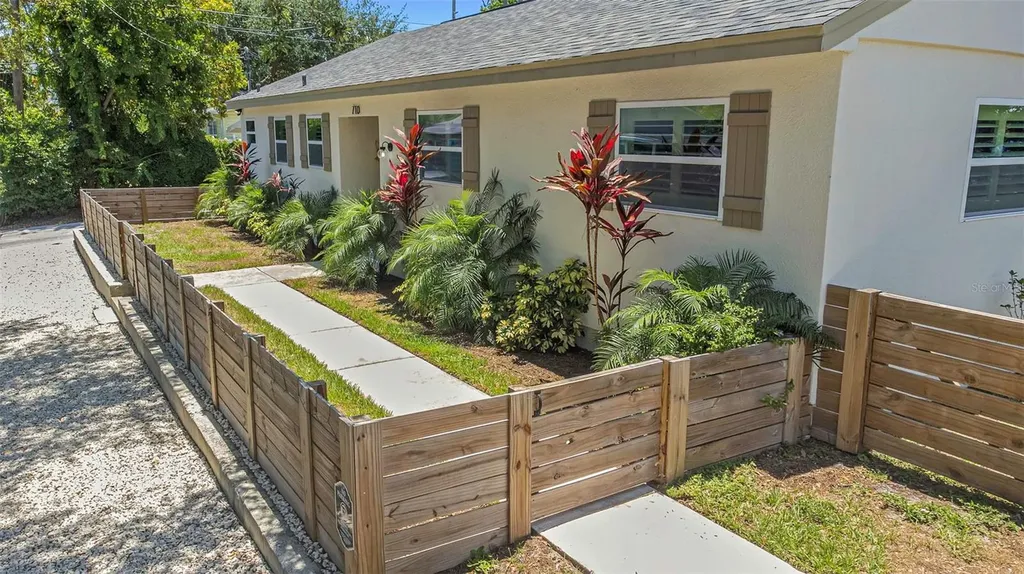 710 31st Avenue N St Petersburg FL 33704