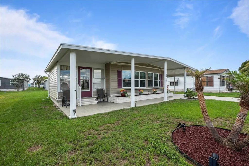 5633 Benton Street Zephyrhills FL 33542