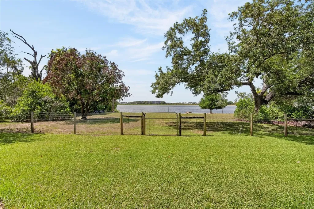 5401 674 Highway Wimauma FL 33598