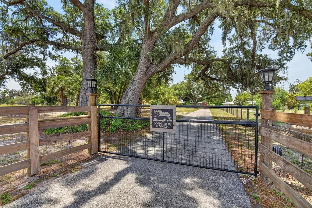 5401 674 Highway Wimauma FL 33598