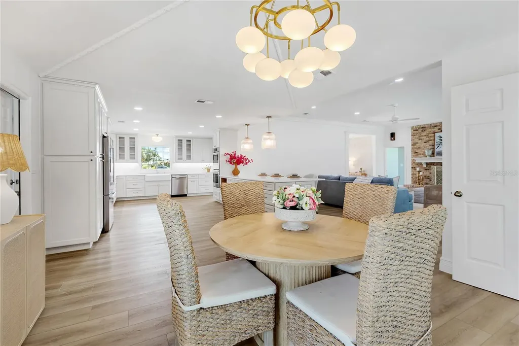 4908 Taywater Dell Sarasota FL 34235