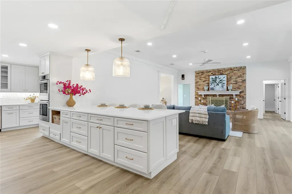 4908 Taywater Dell Sarasota FL 34235