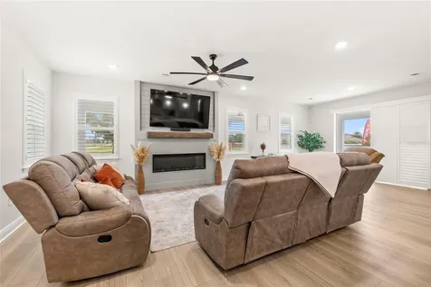 2985 Water Clover Court Apopka FL 32712