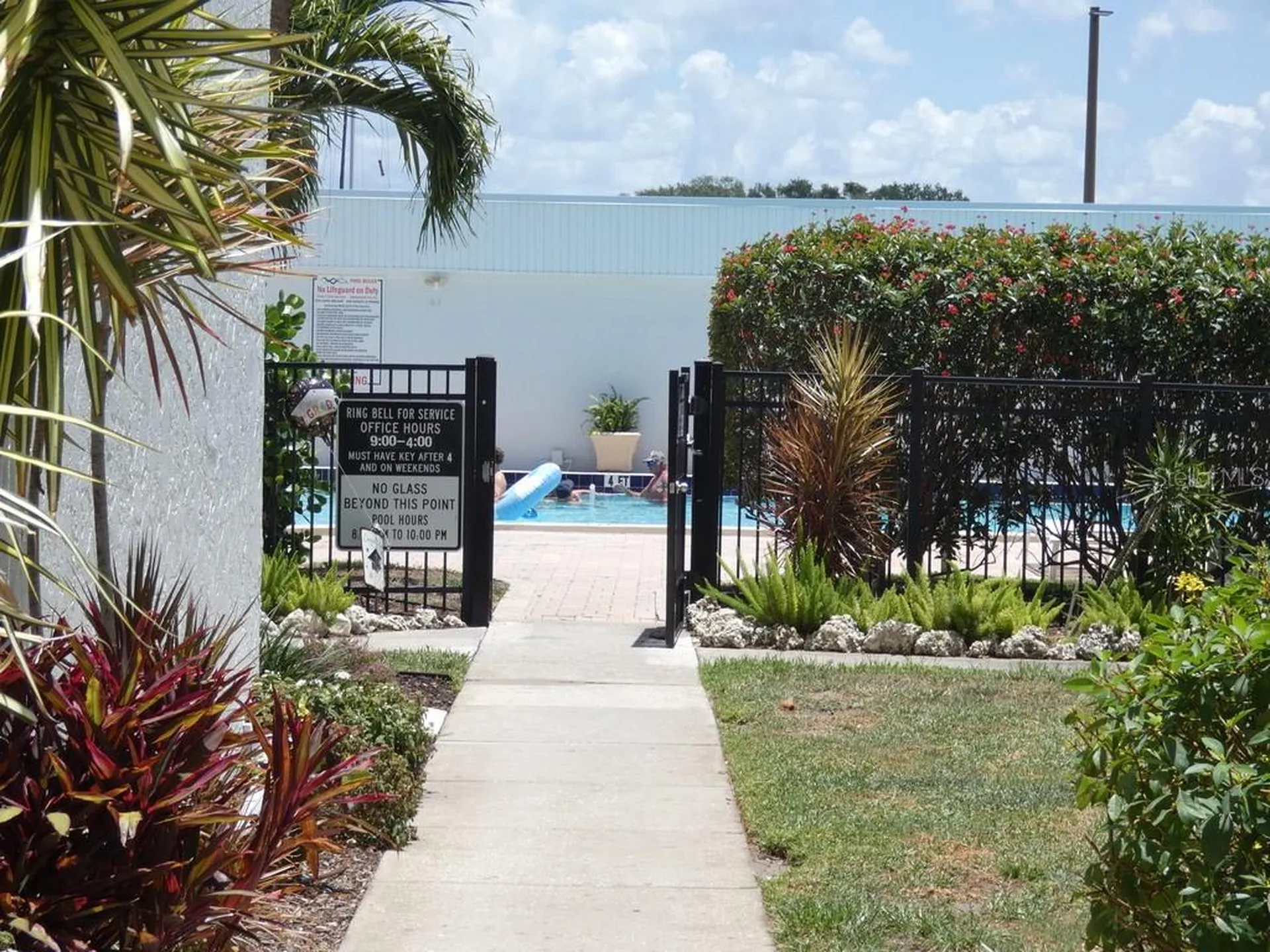 4908 38th Way S St Petersburg FL 33711
