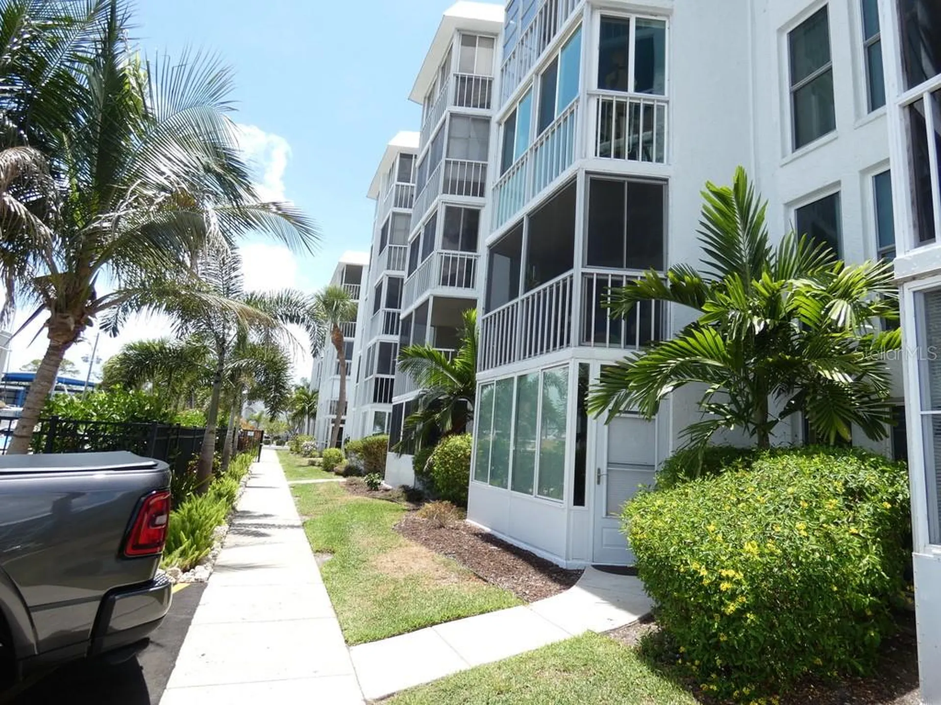 4908 38th Way S St Petersburg FL 33711