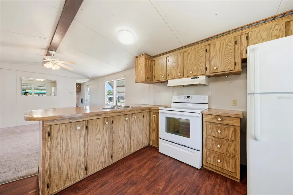 30107 Green Bay Drive Tavares FL 32778