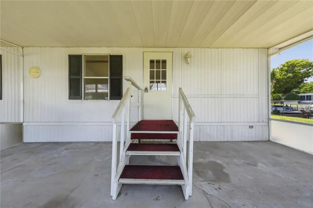30107 Green Bay Drive Tavares FL 32778