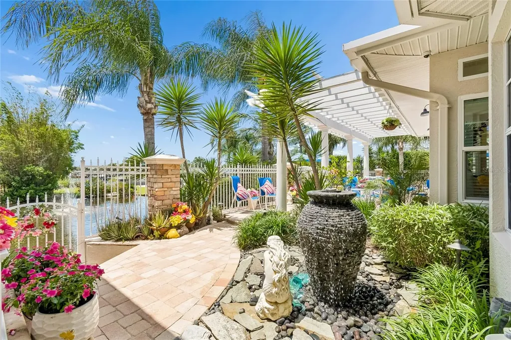 5851 Cachette De Riviera Court New Port Richey FL 34655