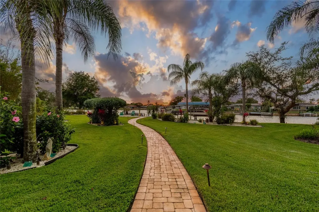 5851 Cachette De Riviera Court New Port Richey FL 34655