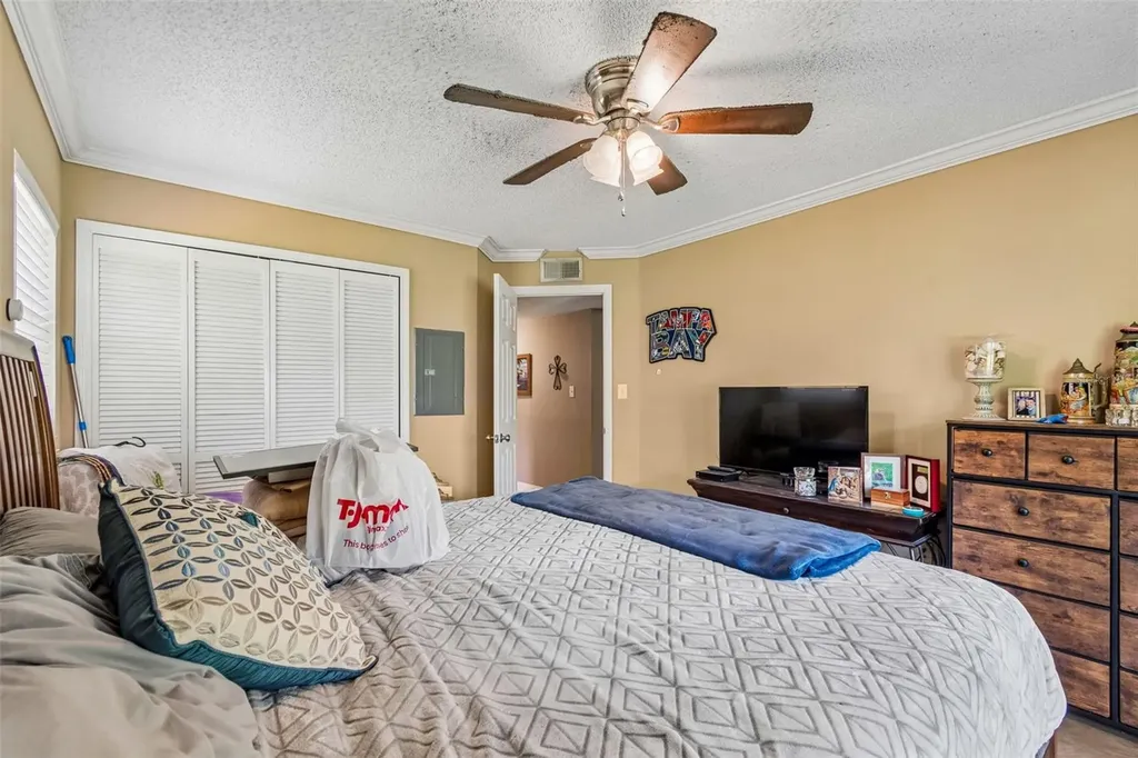 1807 Hammock Pine Boulevard Clearwater FL 33761