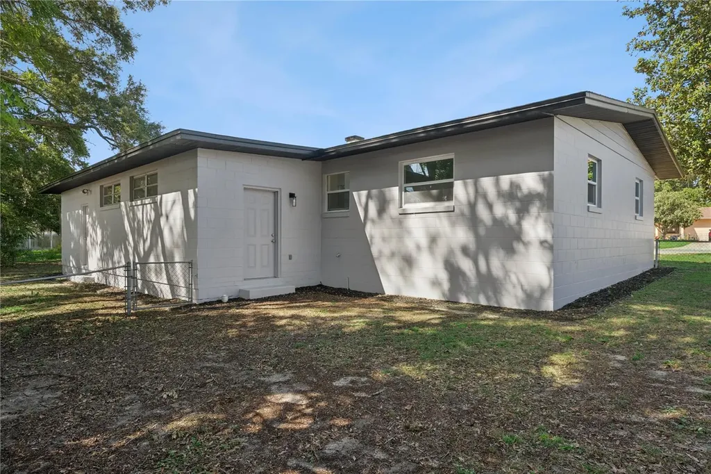 1310 Lee Court Leesburg FL 34748