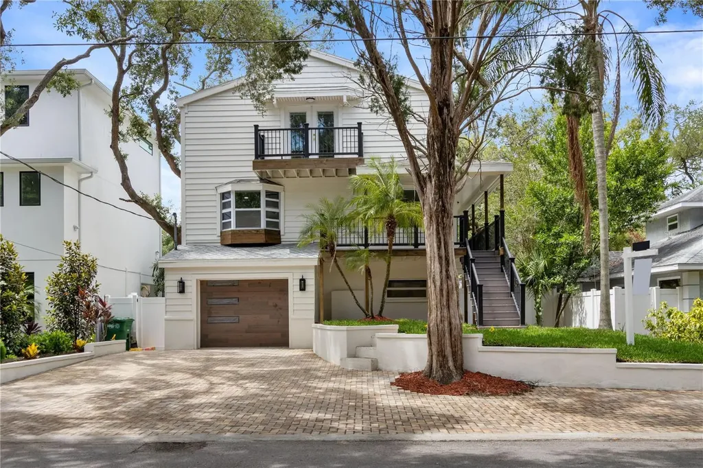 3232 W Oakellar Avenue Tampa FL 33611