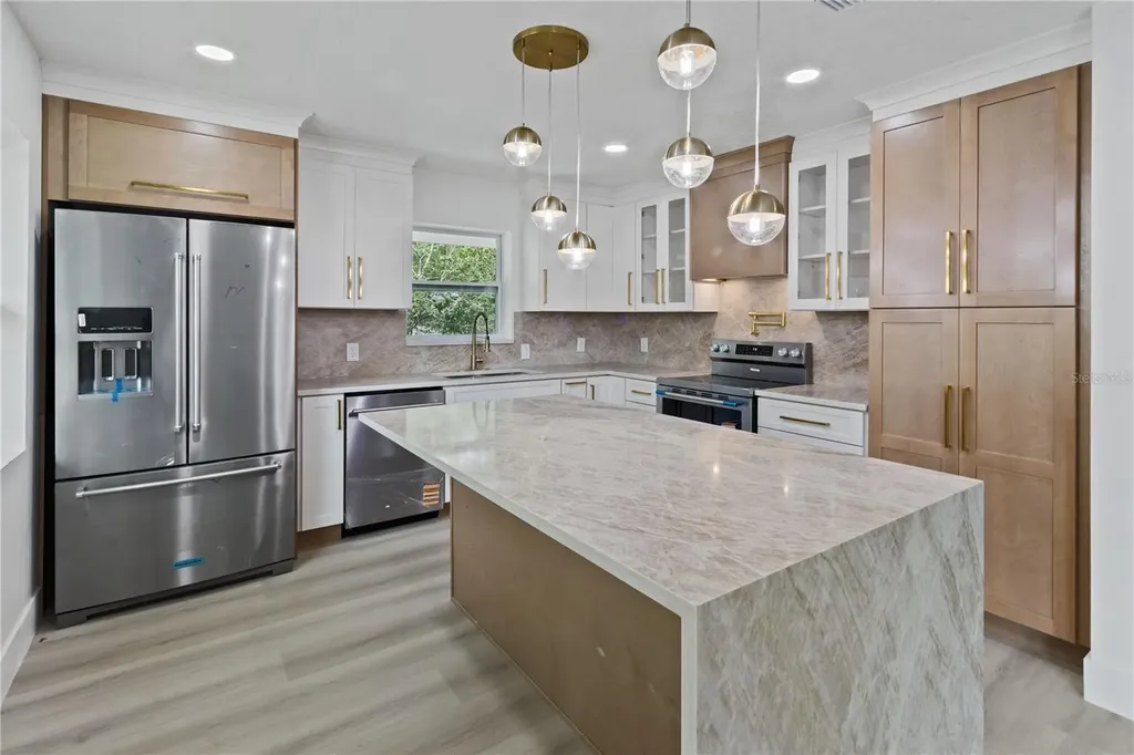 3232 W Oakellar Avenue Tampa FL 33611