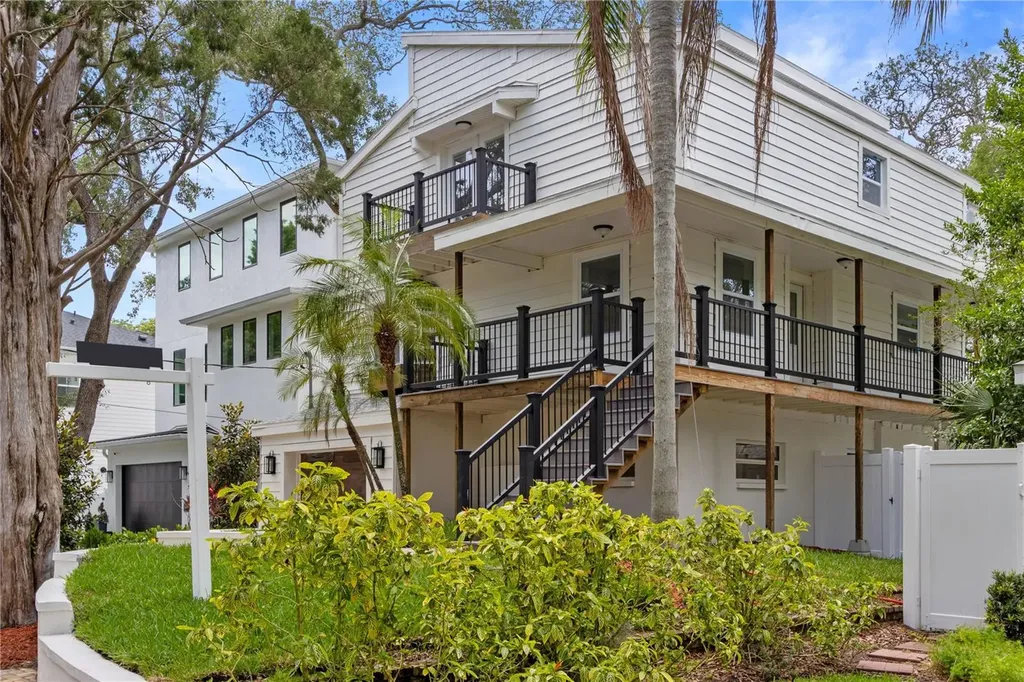 3232 W Oakellar Avenue Tampa FL 33611