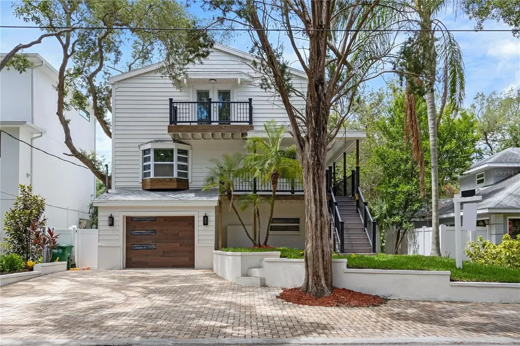 3232 W Oakellar Avenue Tampa FL 33611