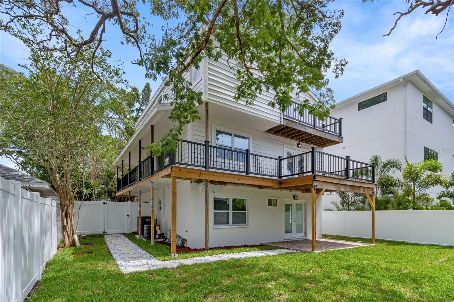 3232 W Oakellar Avenue Tampa FL 33611