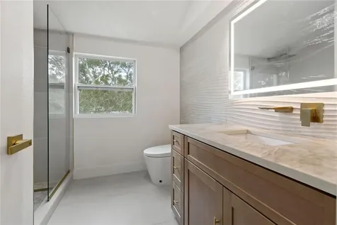 3232 W Oakellar Avenue Tampa FL 33611