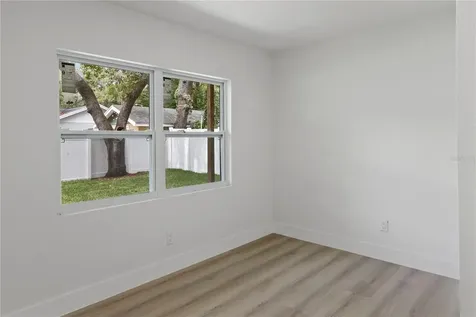 3232 W Oakellar Avenue Tampa FL 33611