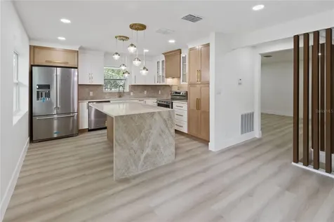 3232 W Oakellar Avenue Tampa FL 33611