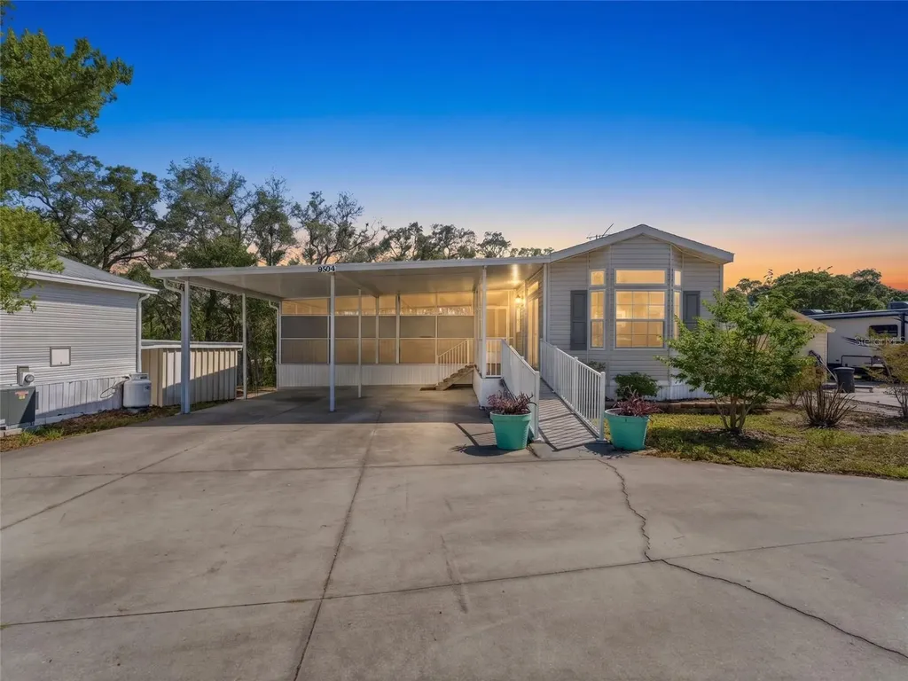 9504 Gray Fox Dr Drive Weeki Wachee FL 34613
