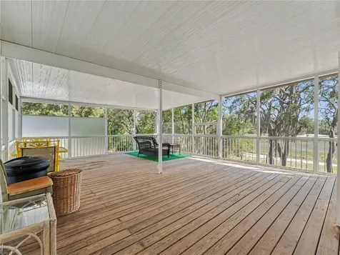9504 Gray Fox Dr Drive Weeki Wachee FL 34613