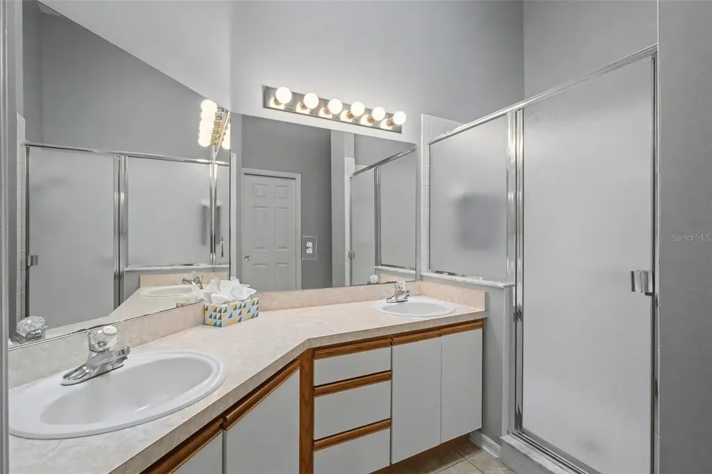 25049 Navel Avenue Leesburg FL 34748