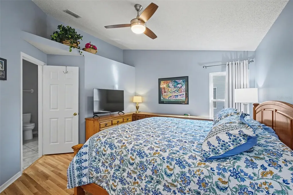 25049 Navel Avenue Leesburg FL 34748