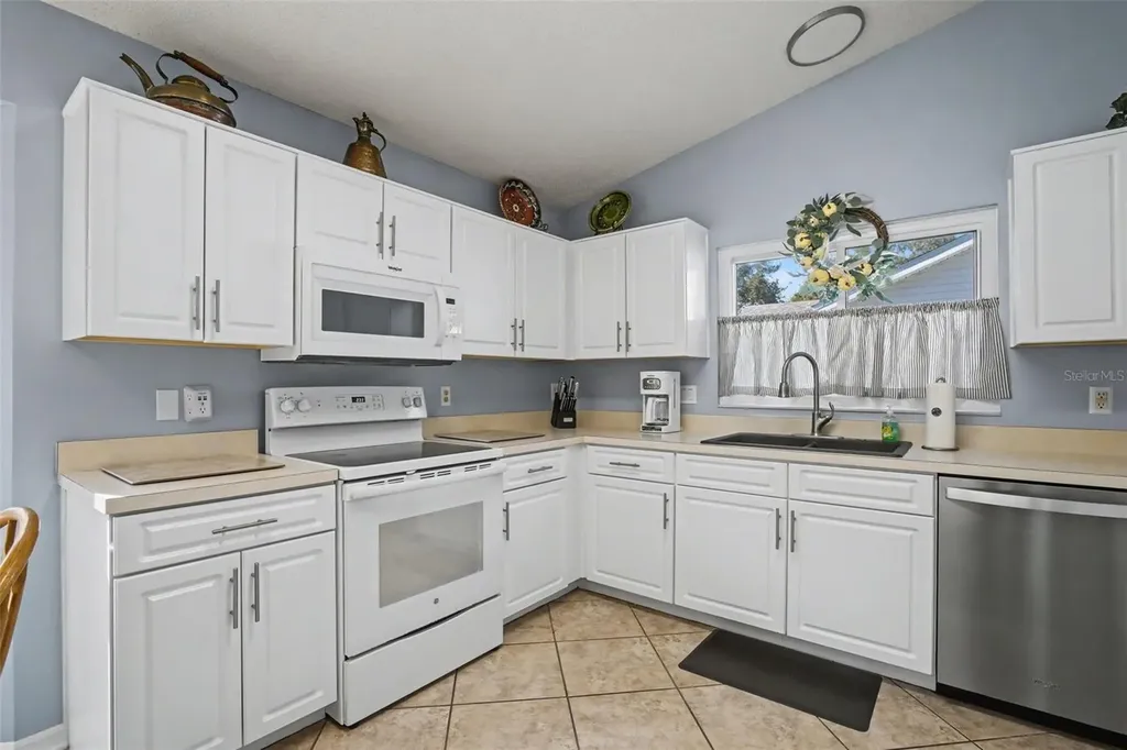 25049 Navel Avenue Leesburg FL 34748
