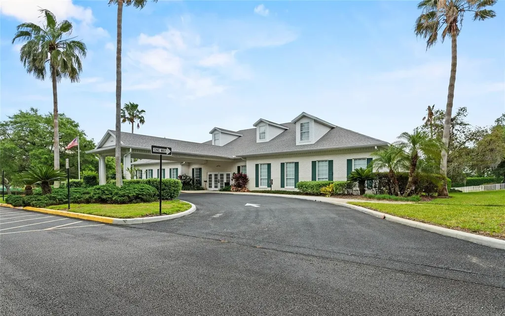 25049 Navel Avenue Leesburg FL 34748