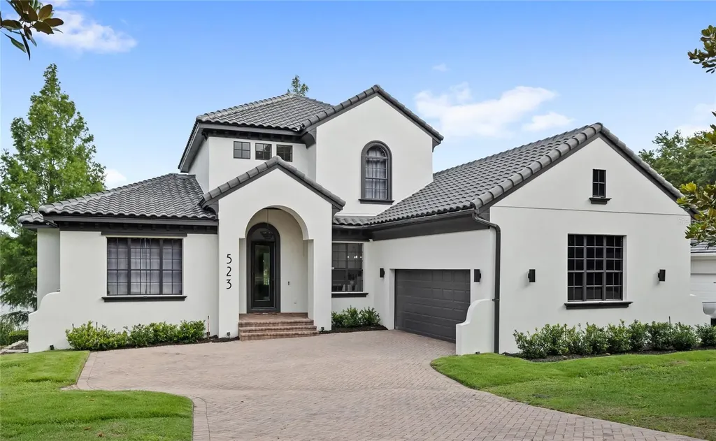 523 W Blue Water Edge Drive Eustis FL 32736