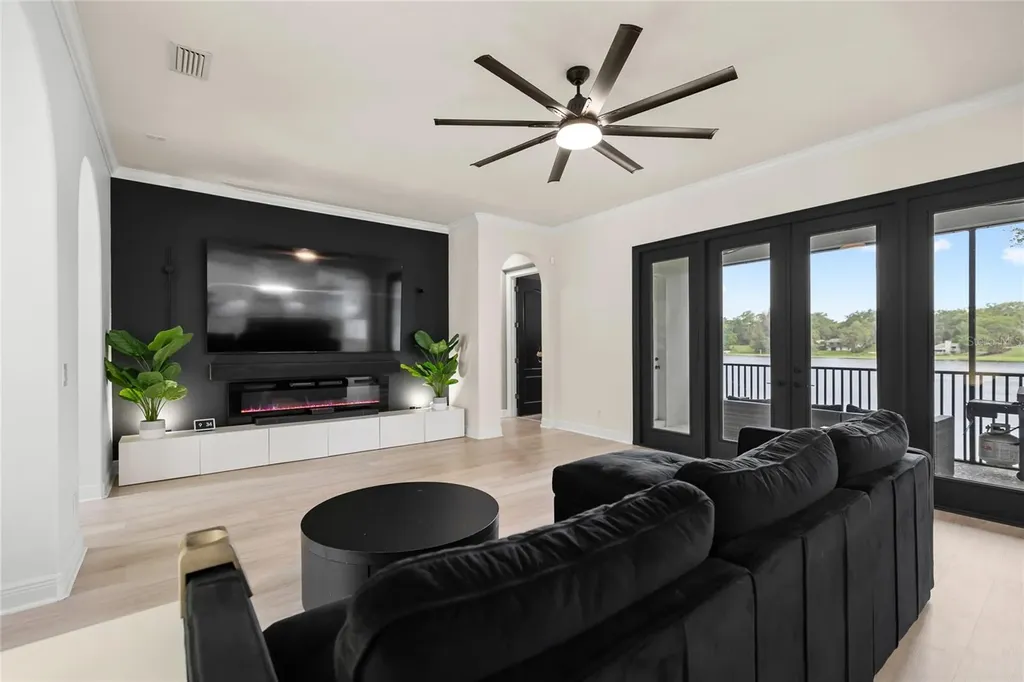 523 W Blue Water Edge Drive Eustis FL 32736