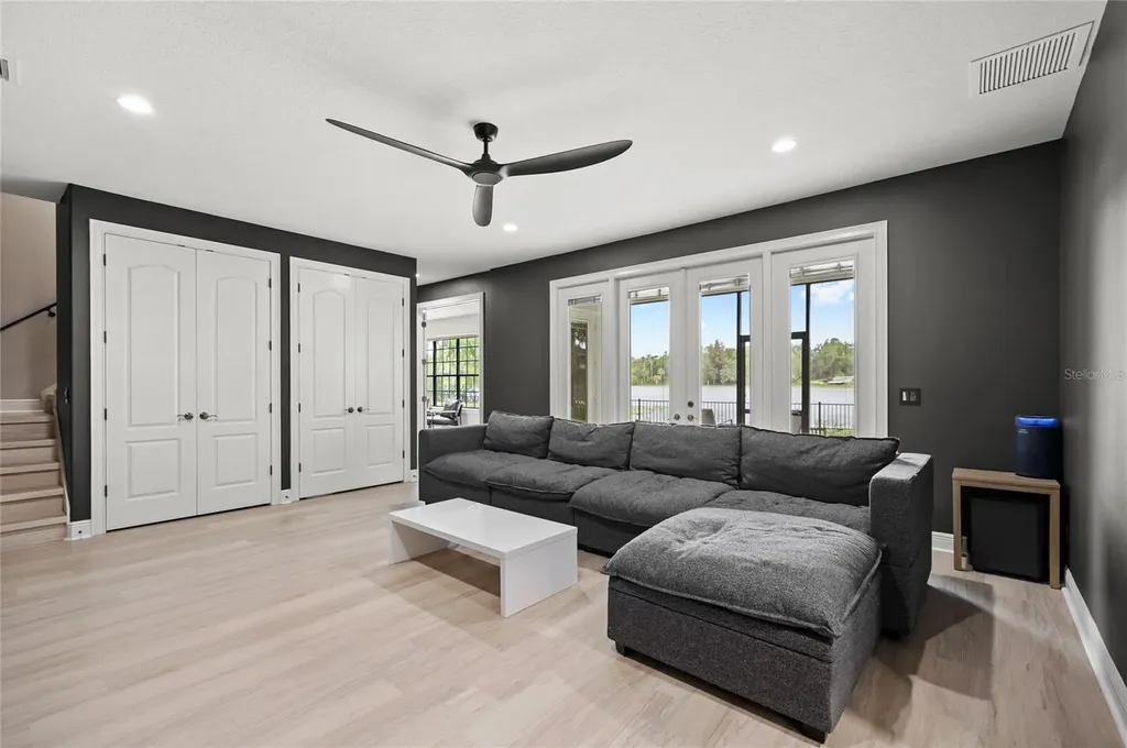 523 W Blue Water Edge Drive Eustis FL 32736