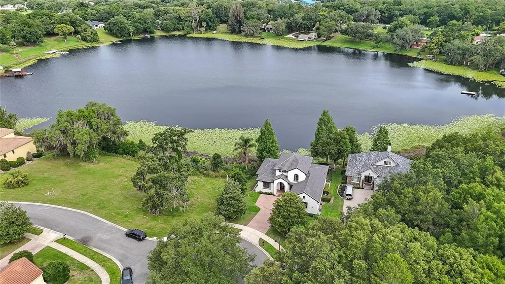 523 W Blue Water Edge Drive Eustis FL 32736