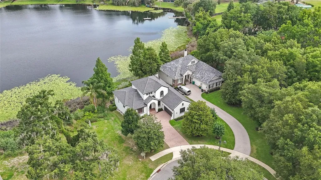 523 W Blue Water Edge Drive Eustis FL 32736