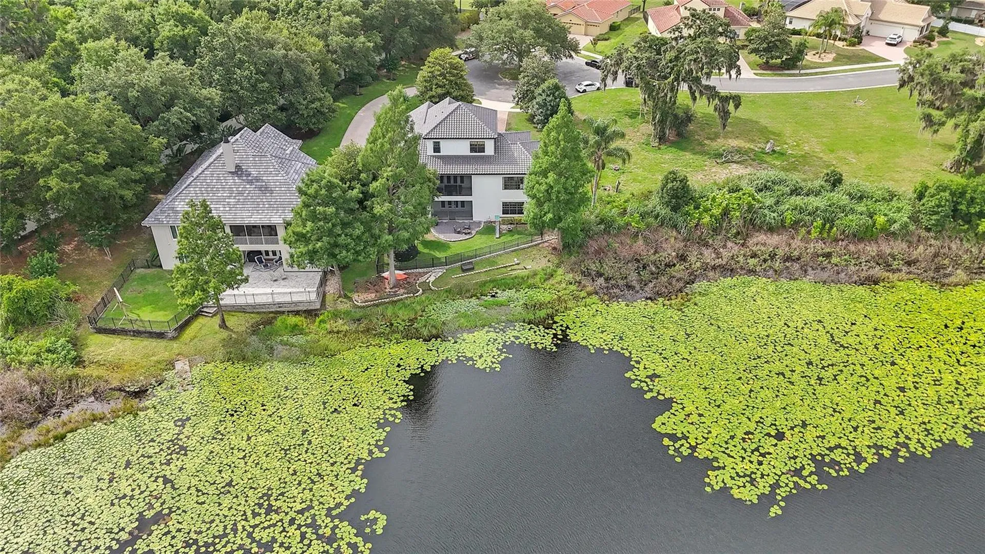 523 W Blue Water Edge Drive Eustis FL 32736