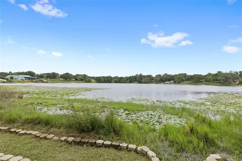 523 W Blue Water Edge Drive Eustis FL 32736