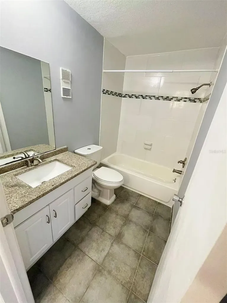 14402 Reuter Strasse Circle Tampa FL 33613