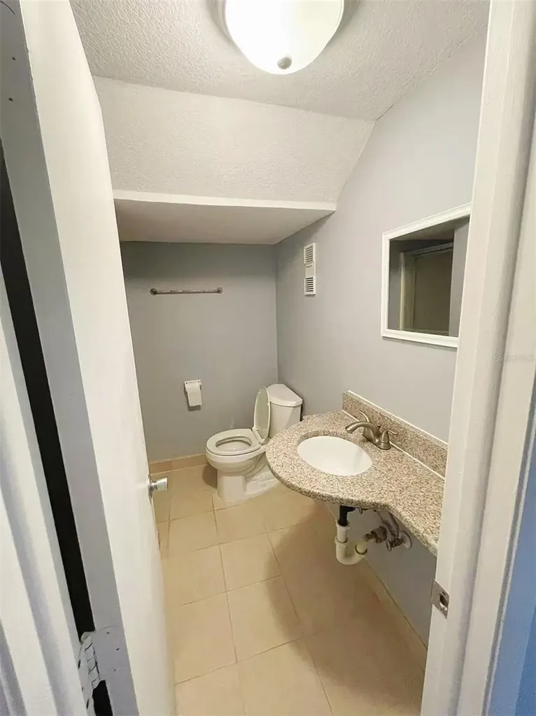 14402 Reuter Strasse Circle Tampa FL 33613