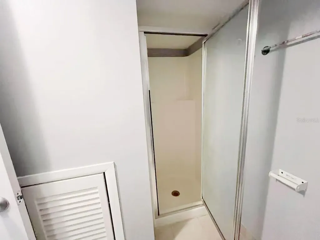 14402 Reuter Strasse Circle Tampa FL 33613