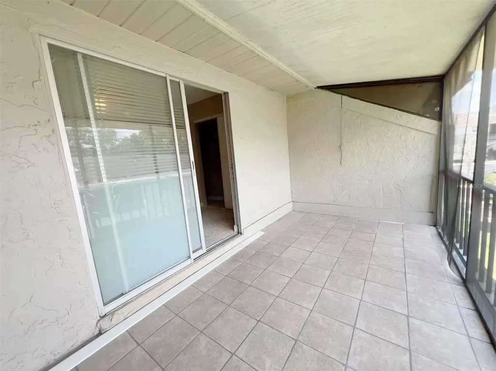 14402 Reuter Strasse Circle Tampa FL 33613