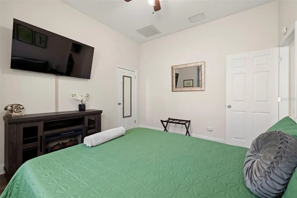 2526 W Union Street Tampa FL 33607